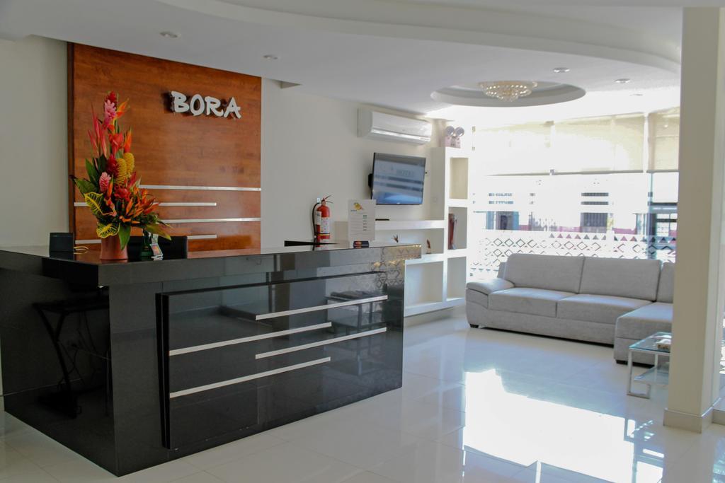 Bora Hotel Iquitos Buitenkant foto