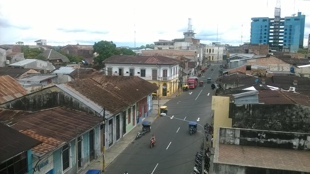 Bora Hotel Iquitos Buitenkant foto